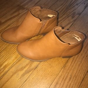 women’s brown booties